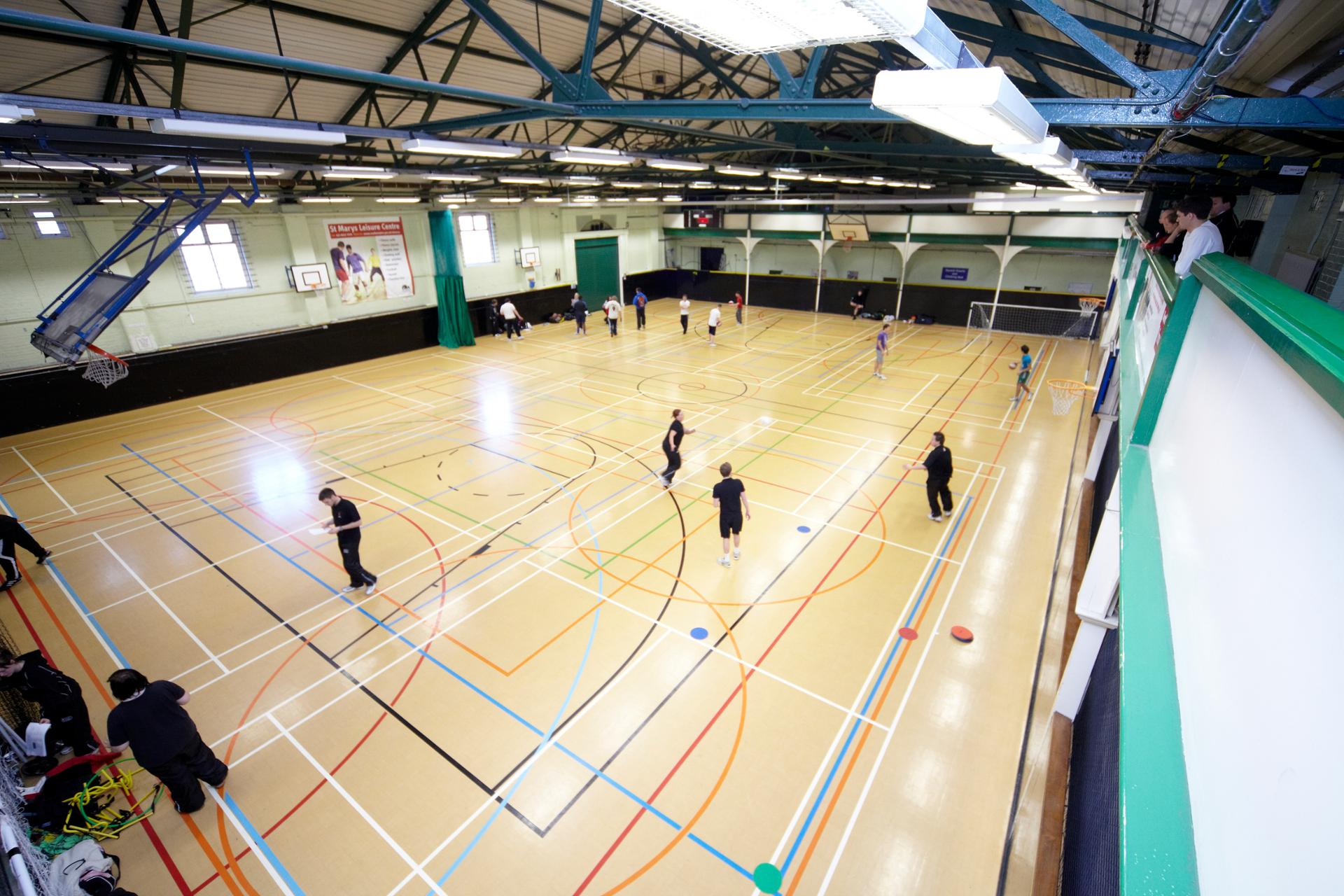 32 - activities - sports hall - copyright southampton solent university.jpg
